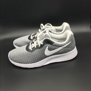 Men’s Nike Tanjun SE Sz 7.5